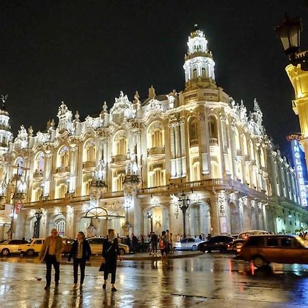 Check-In Apartment Near Fountain Square Vidadi Str Baku Exterior photo