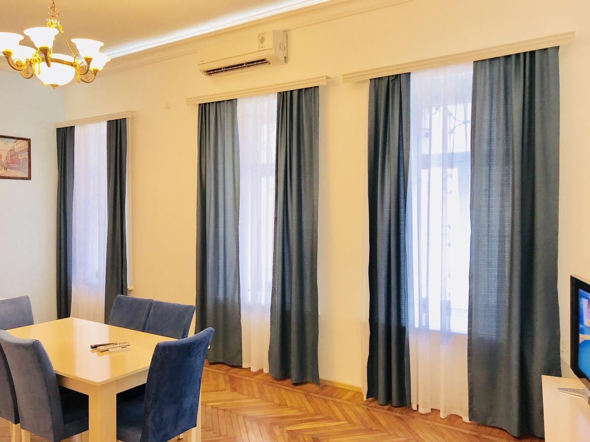 Check-In Apartment Near Fountain Square Vidadi Str Baku Exterior photo